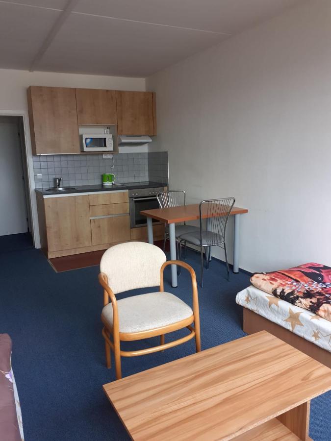 Km House Cerny Most Hostel Prague Luaran gambar