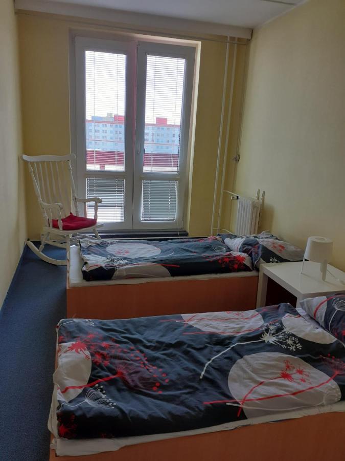 Km House Cerny Most Hostel Prague Luaran gambar
