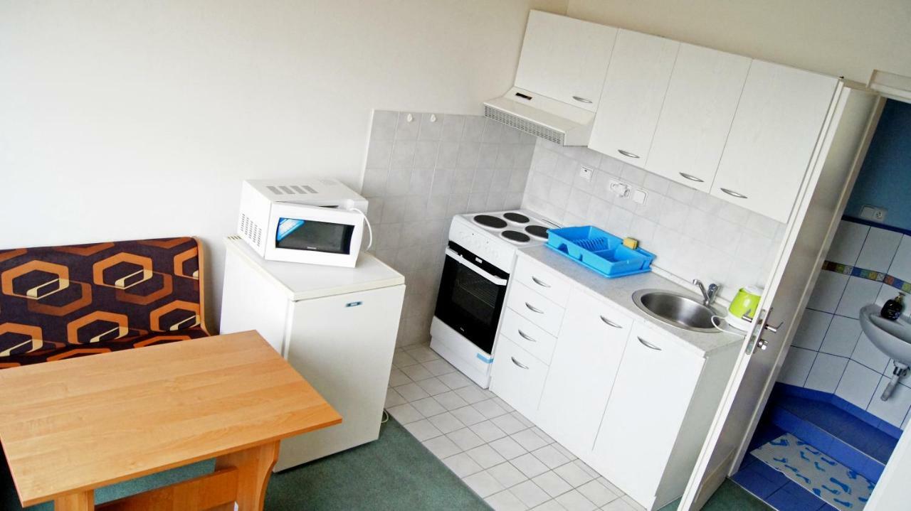 Km House Cerny Most Hostel Prague Luaran gambar
