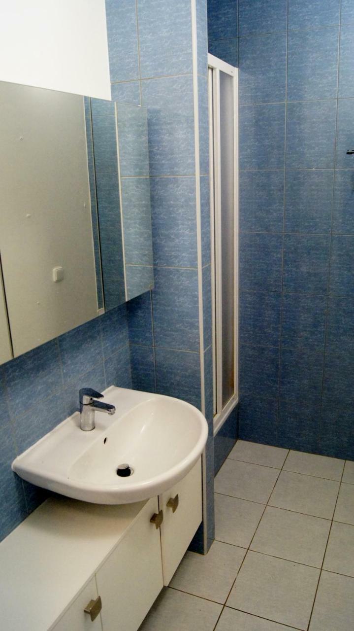 Km House Cerny Most Hostel Prague Luaran gambar