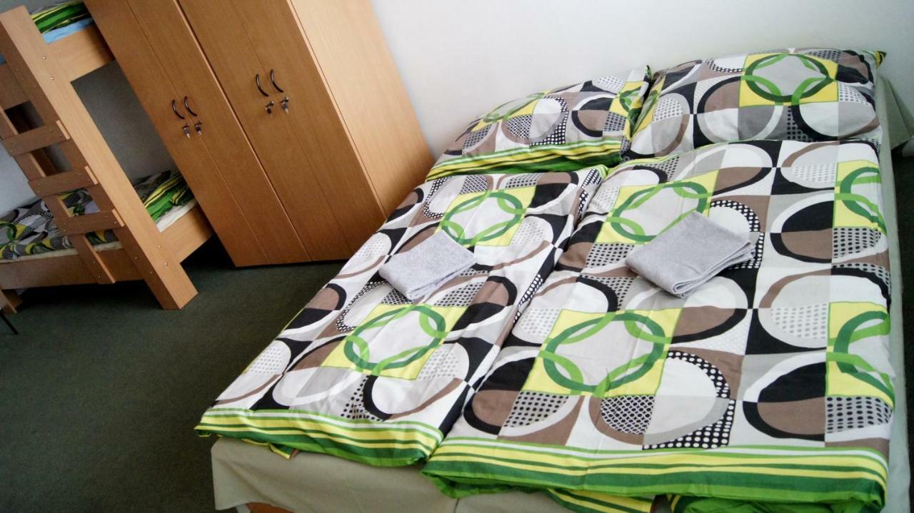 Km House Cerny Most Hostel Prague Luaran gambar