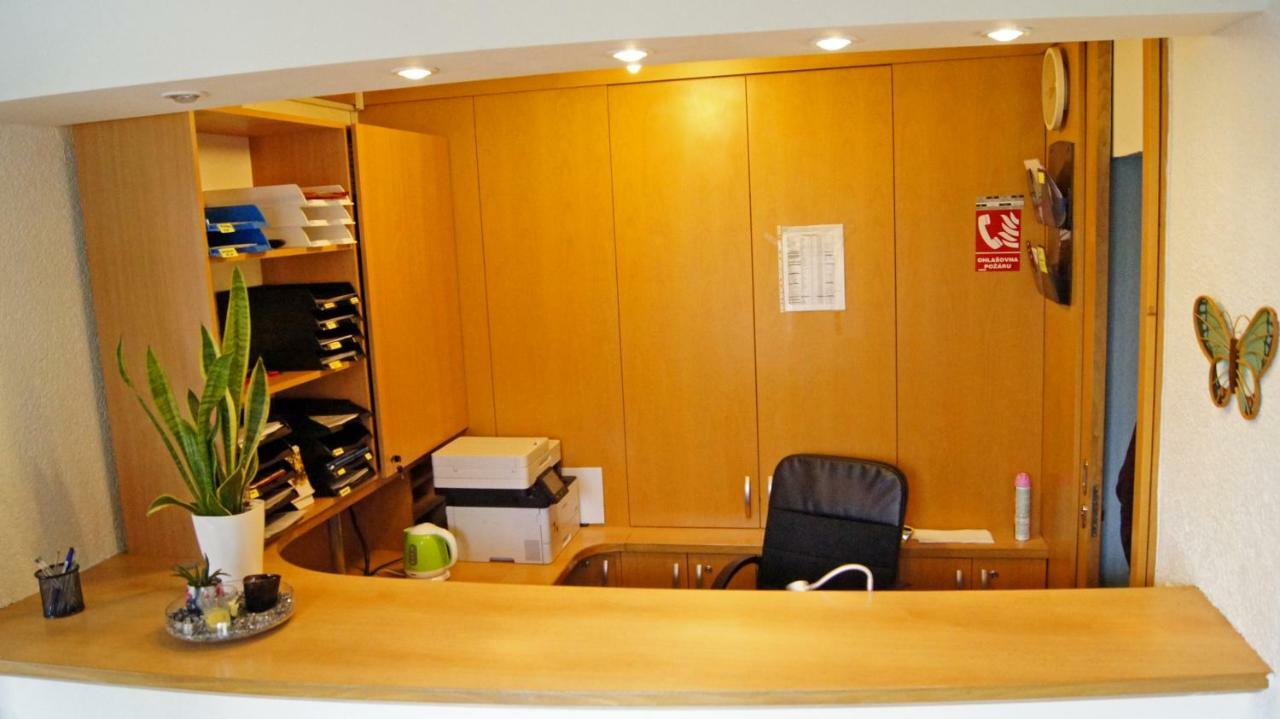 Km House Cerny Most Hostel Prague Luaran gambar