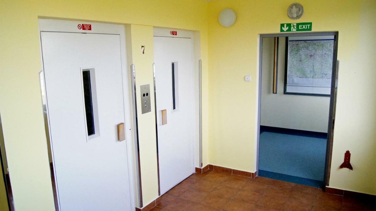 Km House Cerny Most Hostel Prague Luaran gambar