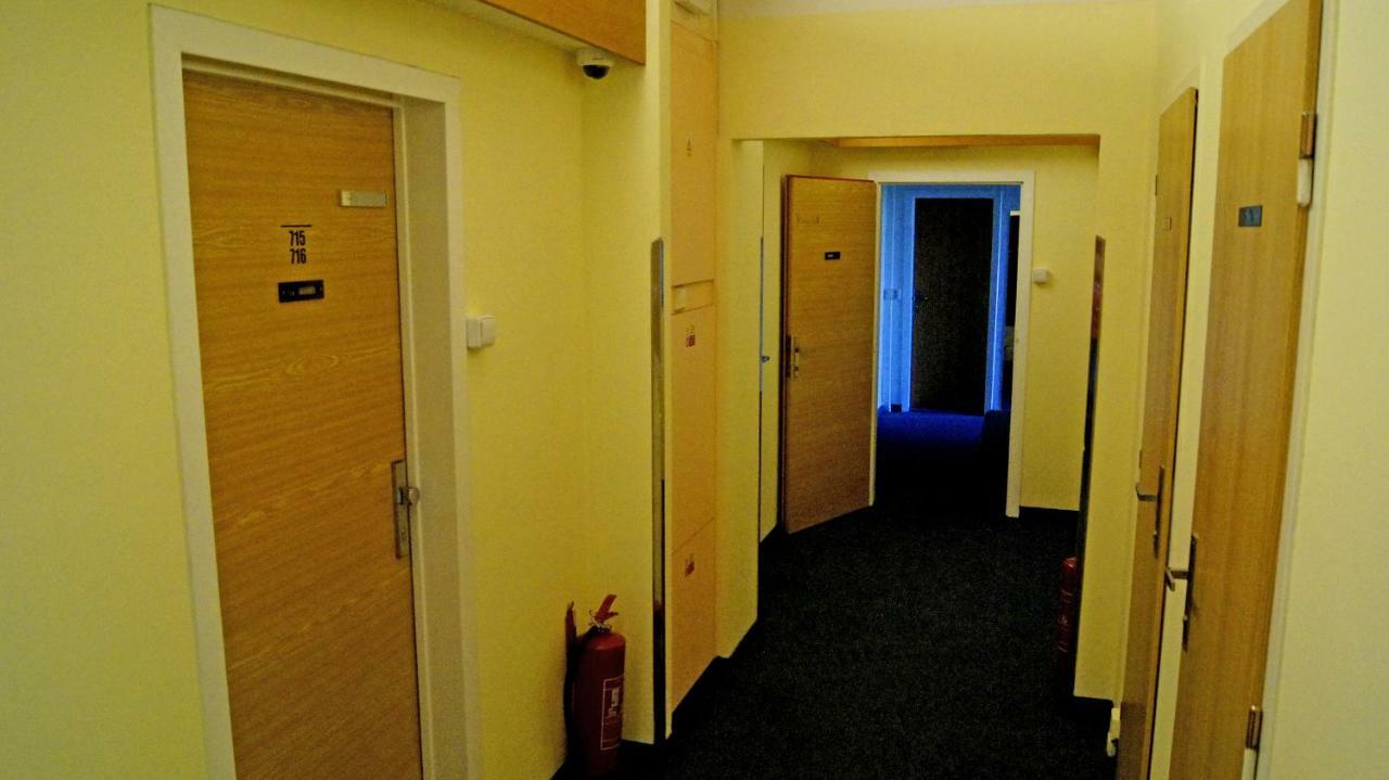 Km House Cerny Most Hostel Prague Luaran gambar