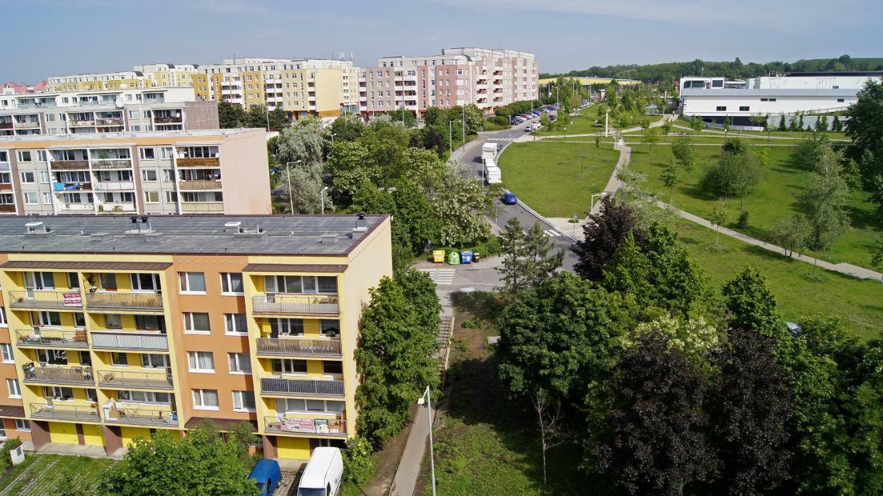 Km House Cerny Most Hostel Prague Luaran gambar