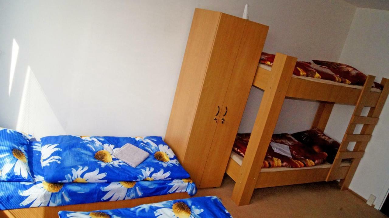 Km House Cerny Most Hostel Prague Luaran gambar