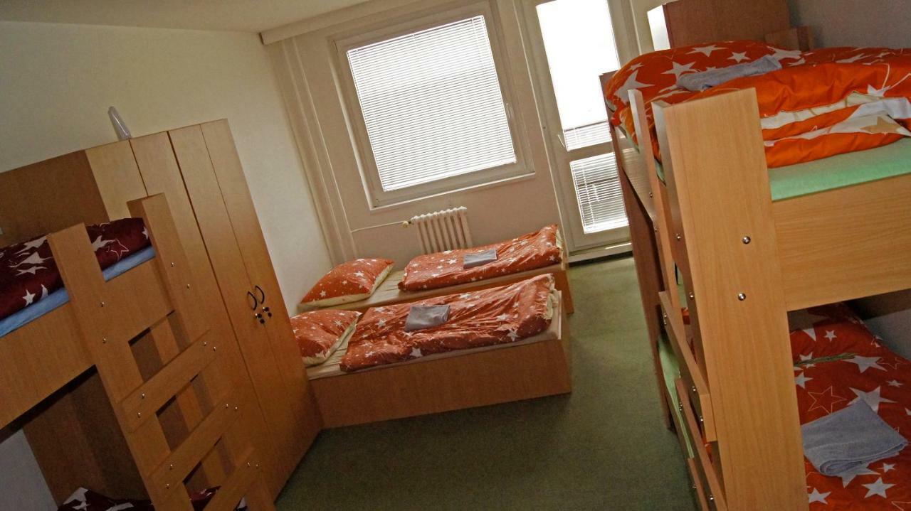 Km House Cerny Most Hostel Prague Luaran gambar