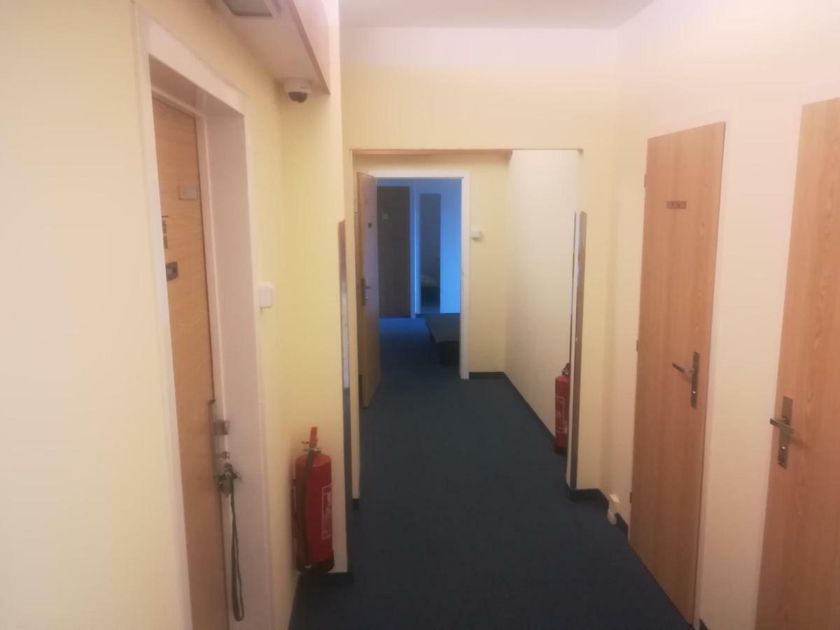 Km House Cerny Most Hostel Prague Luaran gambar