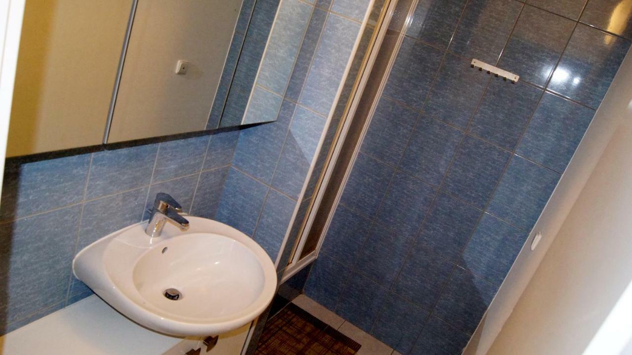 Km House Cerny Most Hostel Prague Luaran gambar